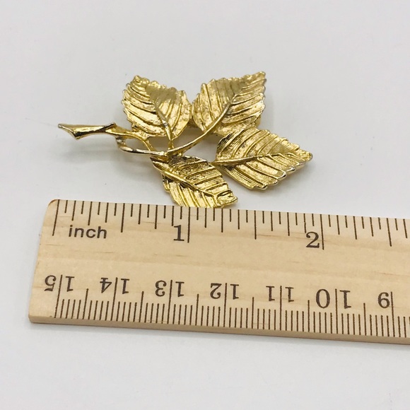 Vintage 70’s DuBarry Fifth Avenue textured leaf cluster brooch pin. - Picture 6 of 6
